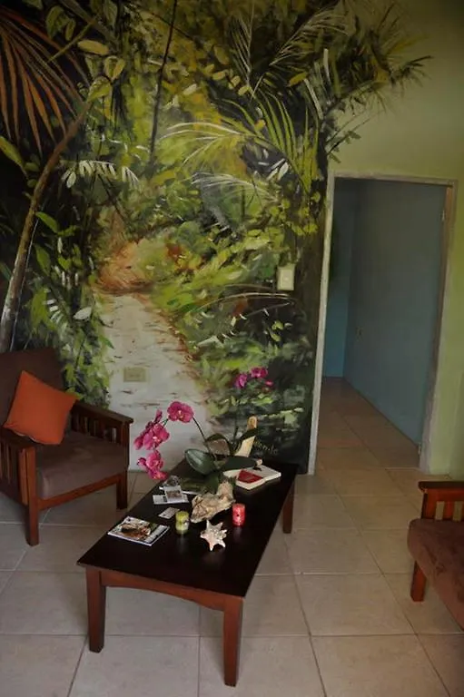 Fish Tobago Guesthouse Buccoo 4*,